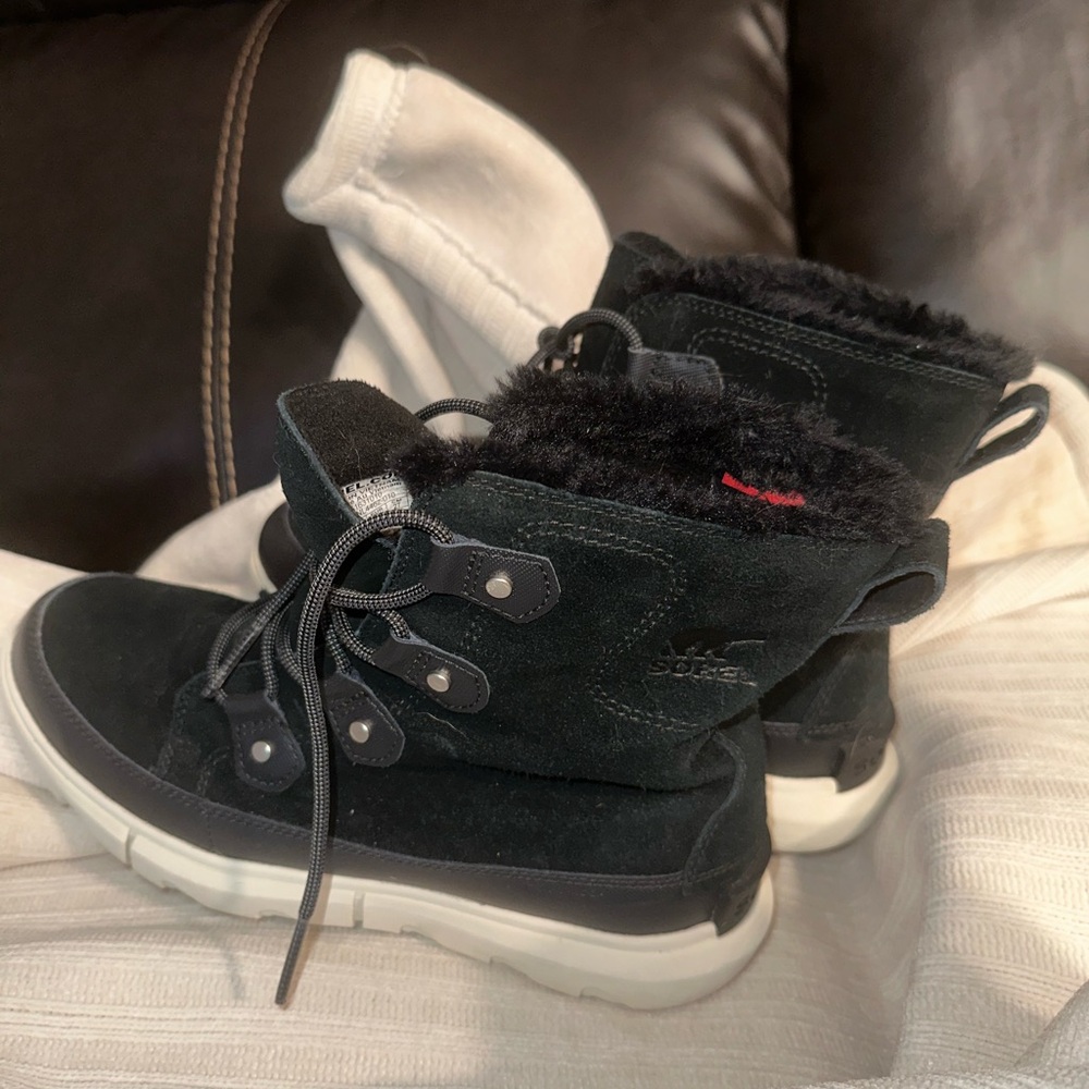 Sorel Black Winter Boots with Plush Lining